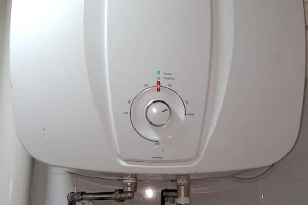 Rubine RWH-AR30A 30L Water Heater Exposed