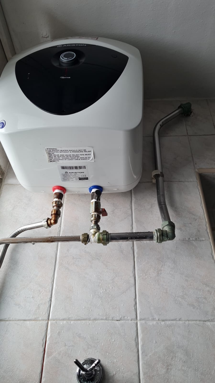 Ariston LUX Water Heater 564 Hougang