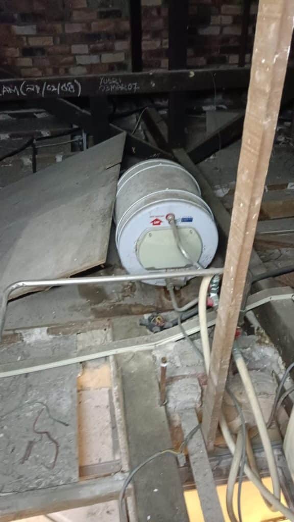 Joven JH25 Water Heater Replacement with Ariston PRO R S 30 SLIM Water Heater at A Landed House at Ernani Street on 10 Feb 2023