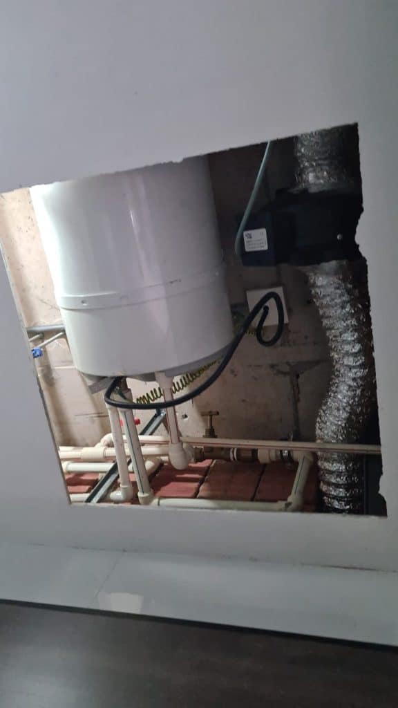 Ariston DS 56 SHE Water Heater replacement at Viva Vista on 2 Mar 2023